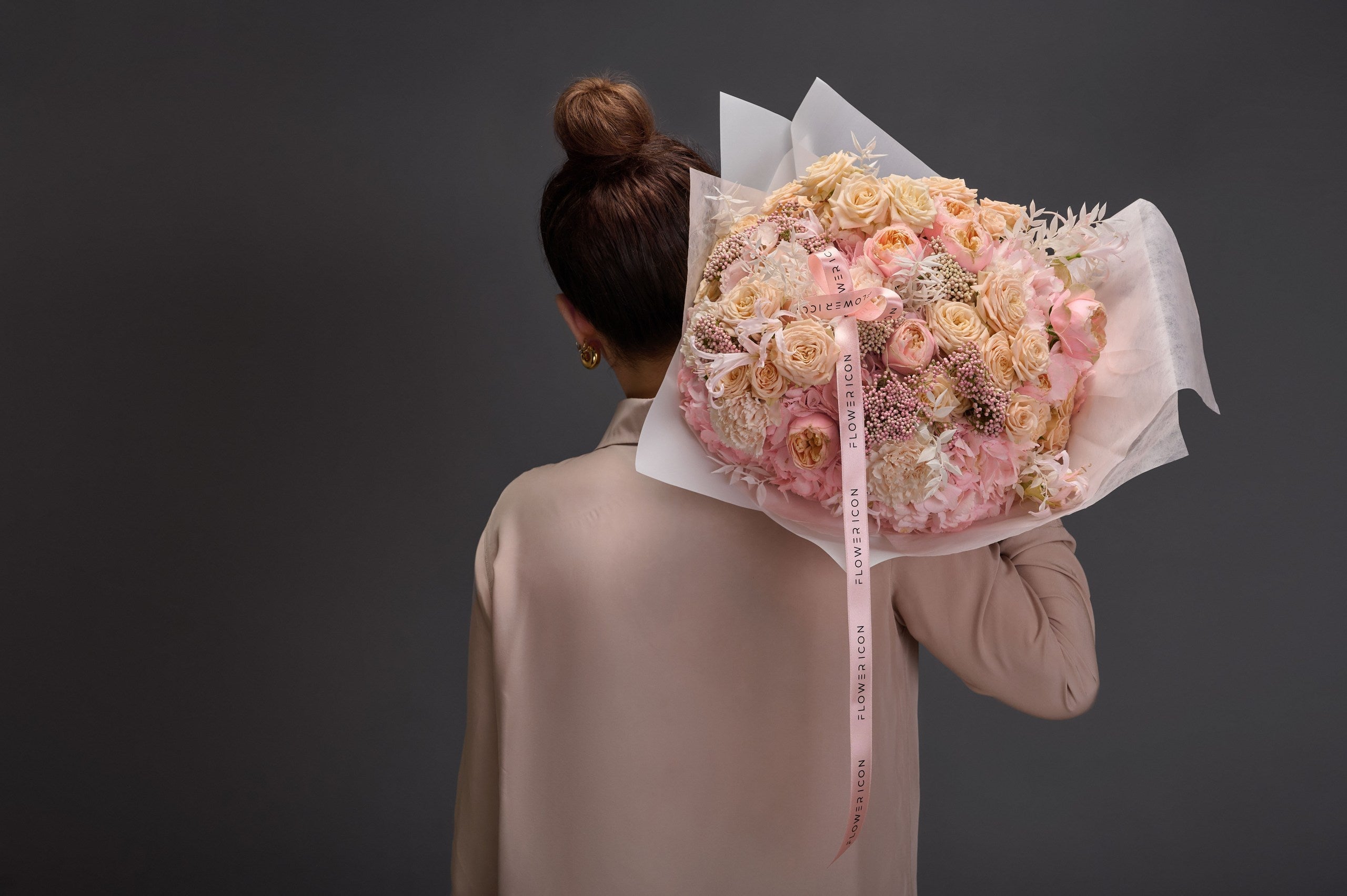 Fresh and beautiful flower arrangements delivered straight to your door