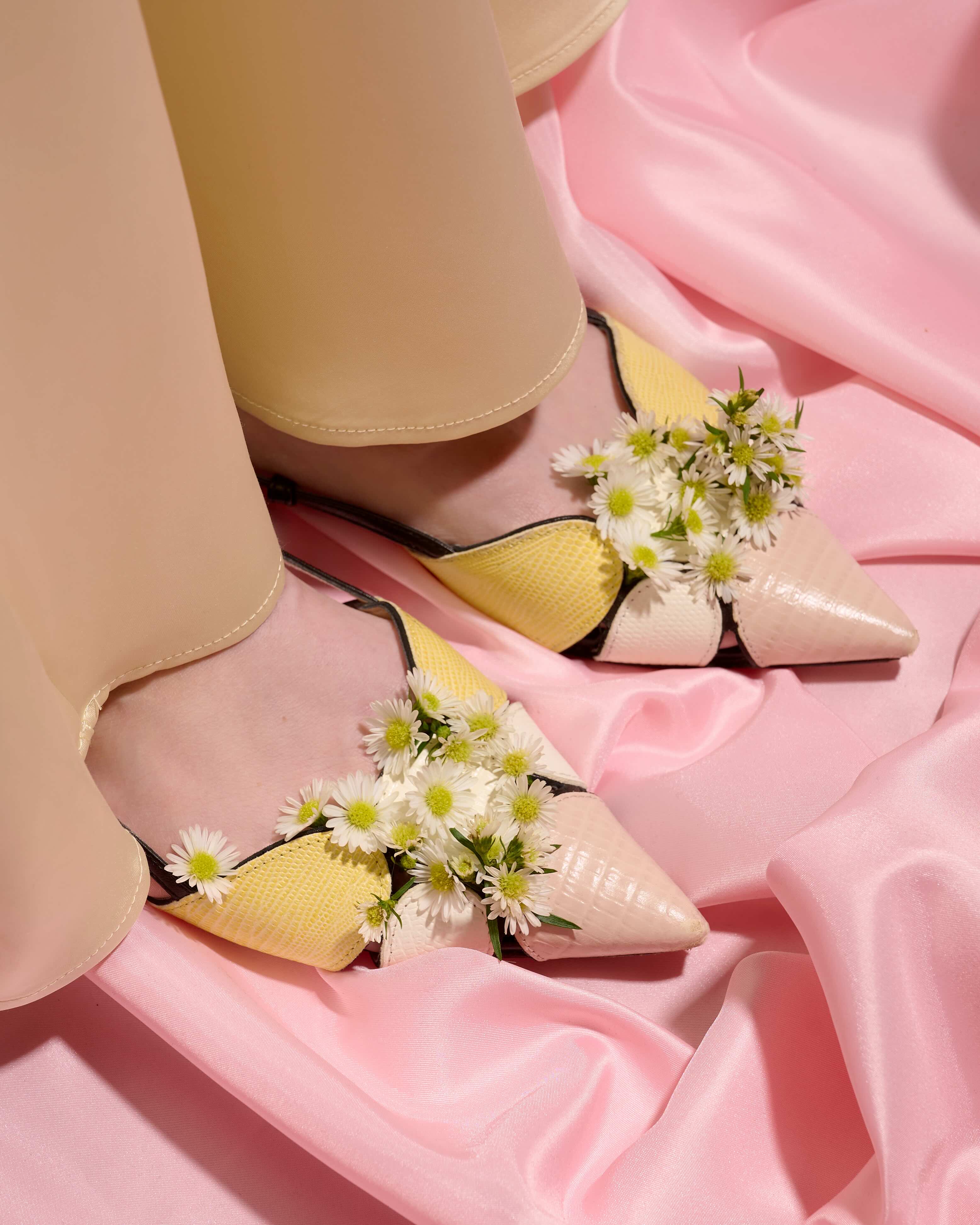 Express your love with fresh flower delivery