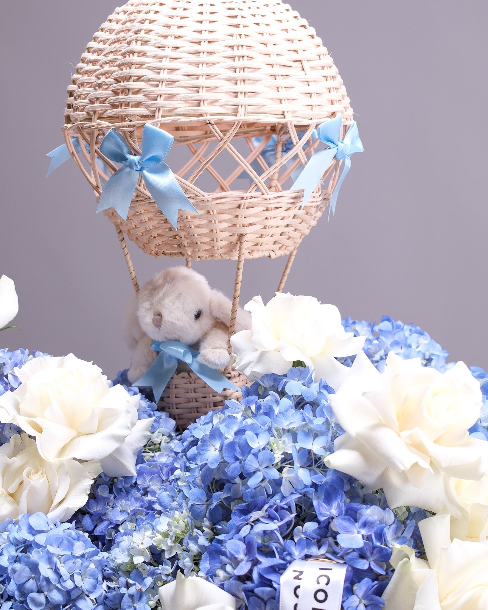 Iconic "Oh, Baby!" Arrangement