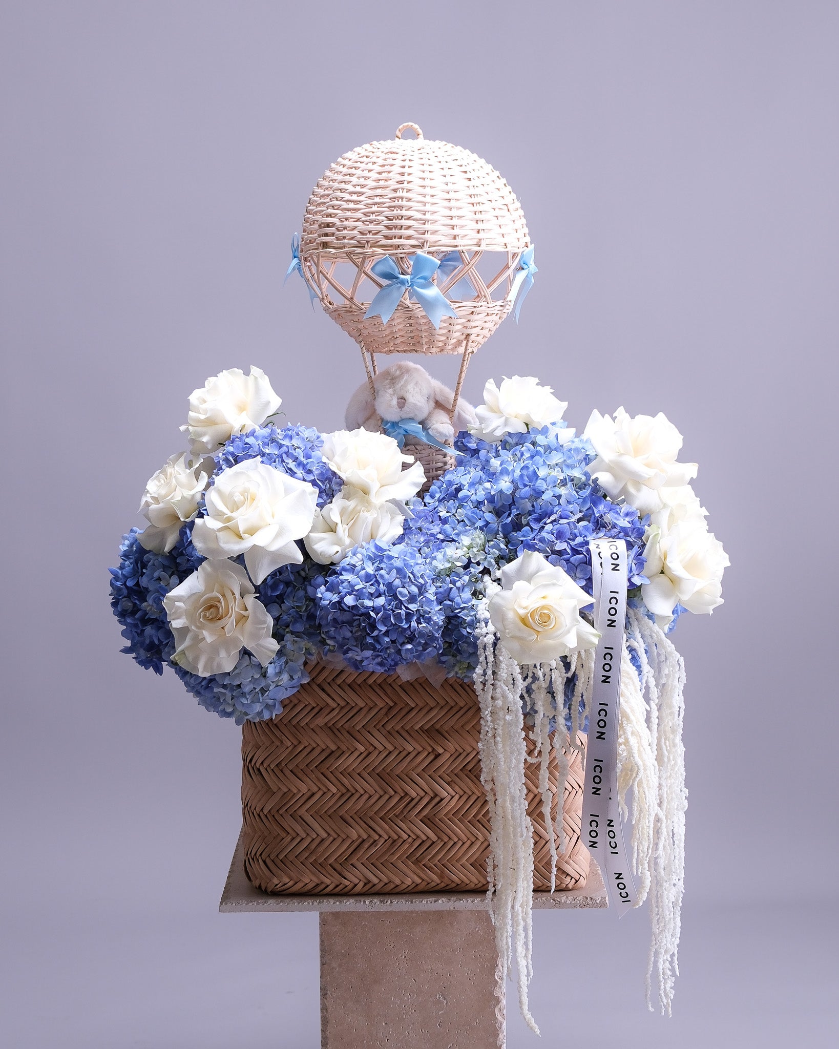 Iconic "Oh, Baby!" Arrangement