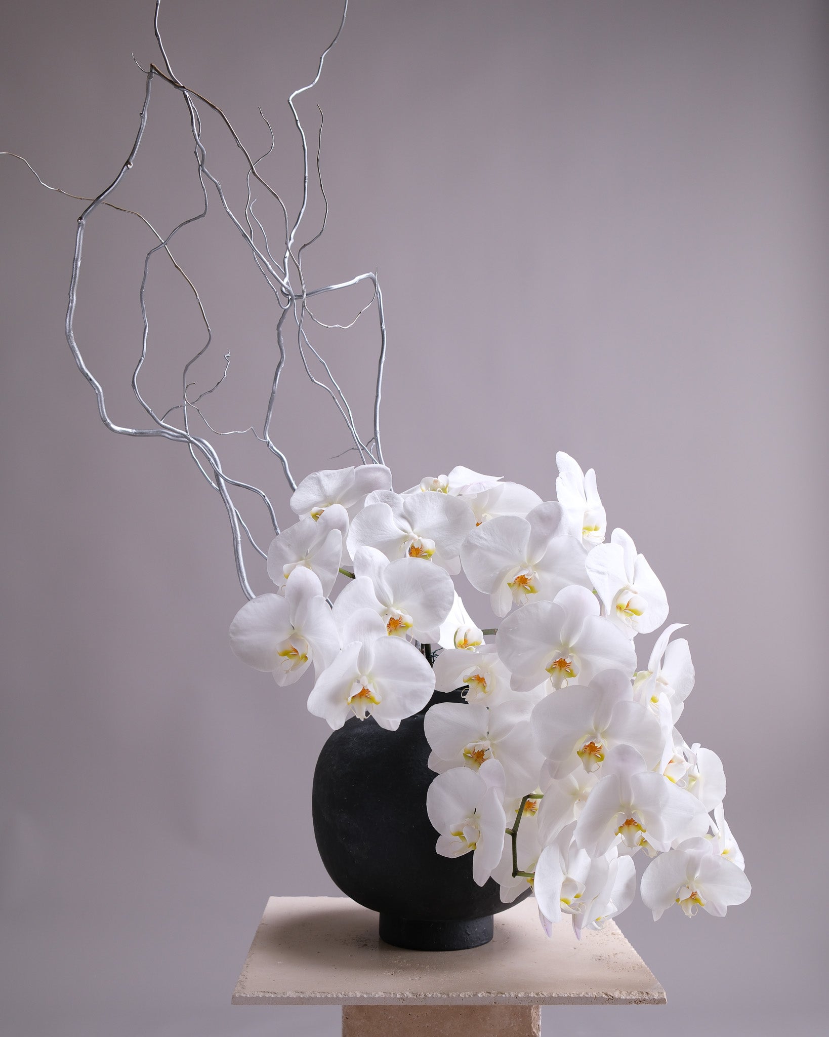 Pure Form Flower Arrangement