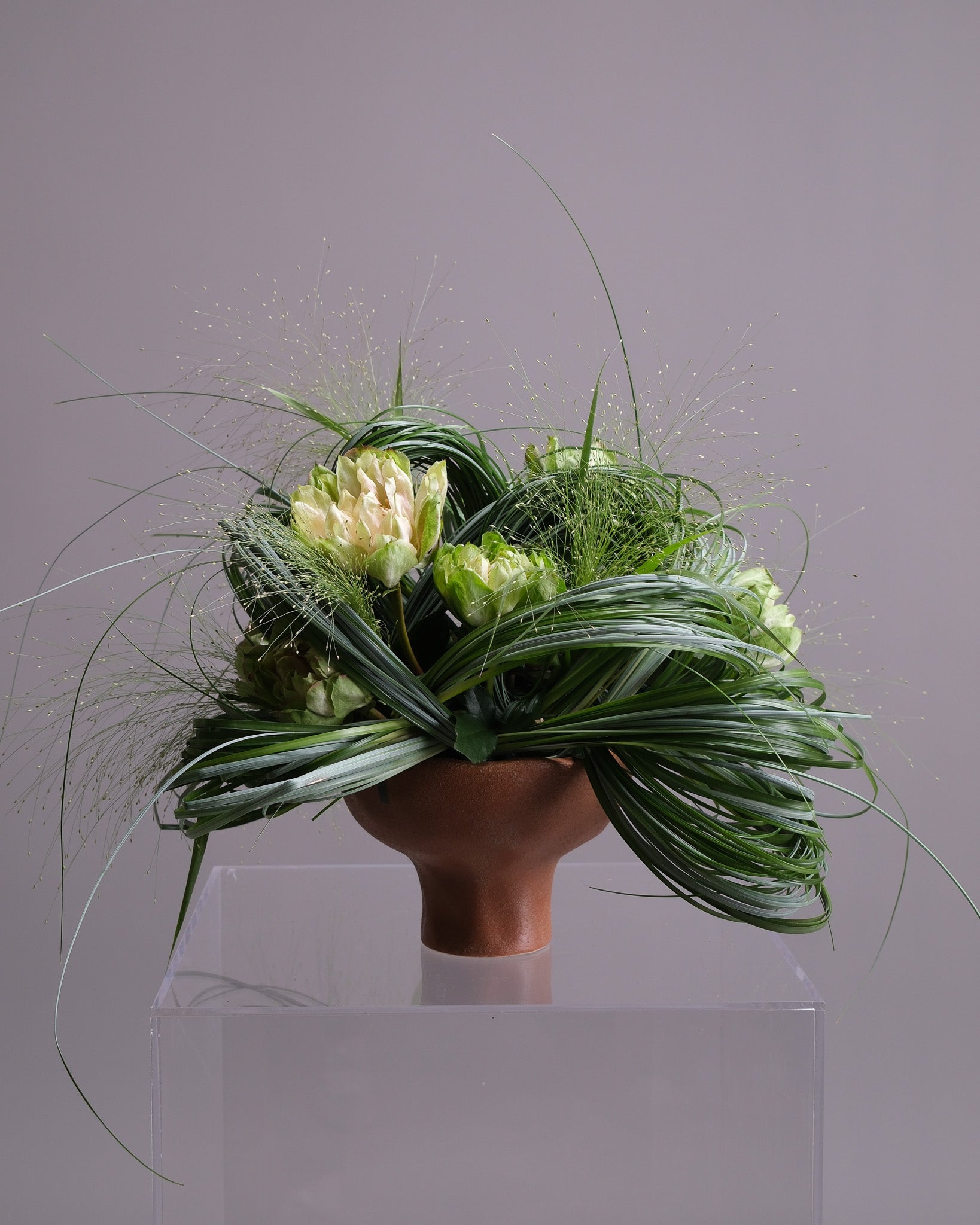 Emerald Ikebana — Sculptural Green Arrangement (Set of 2 minimum)